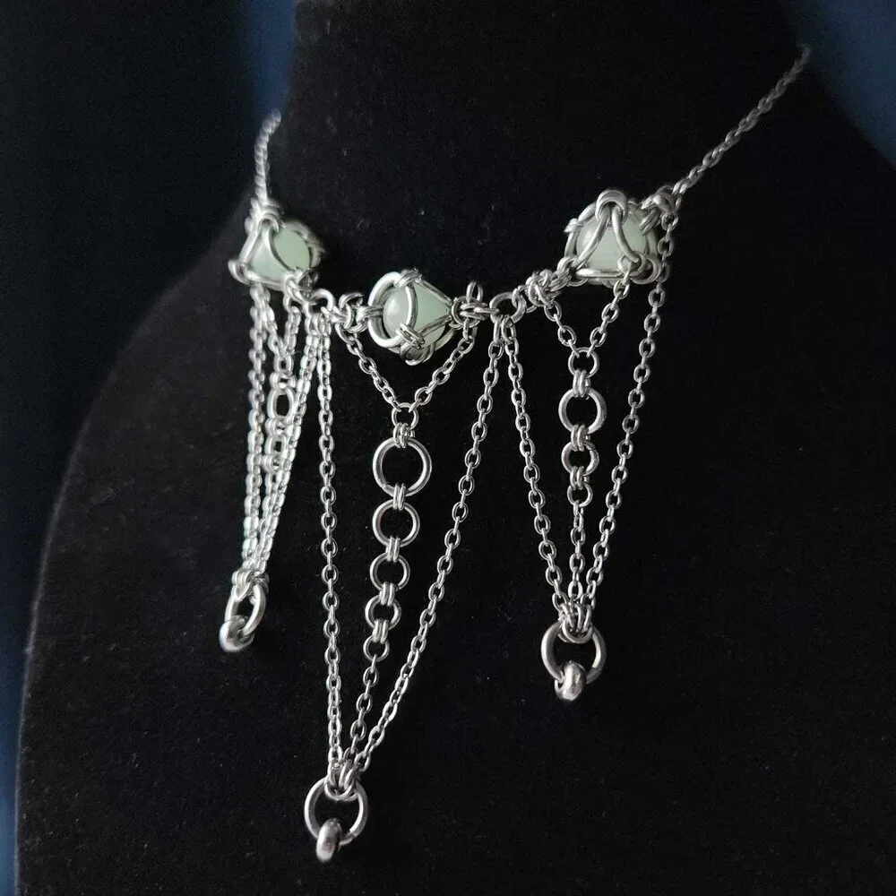 Gothic princess chandelier statement silver necklace with a small silver chain - Picture 5 of 6